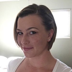 Meet your Posher, Cassandra